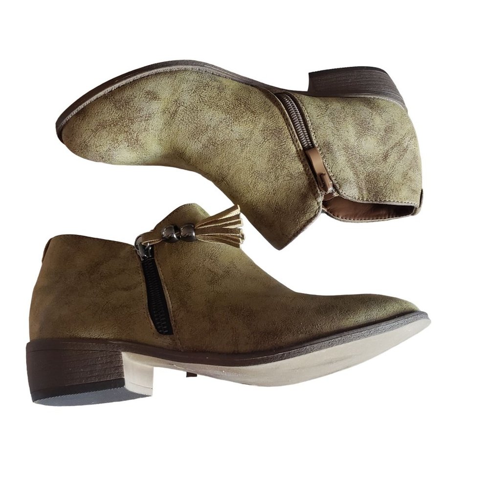 JOURNEY COLLECTION BOOTIES SIZE 8.5US LIGHT BROWN LOW HEEL ZIPPER SIDE‎
